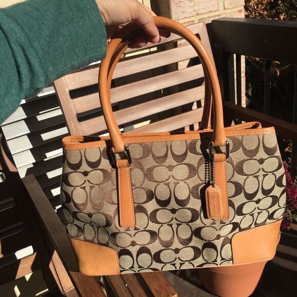 Pre🧡 Coach Purse - Picture 2 of 8